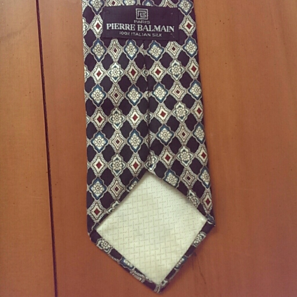 Pierre Balmain tie 100% Italian silk
